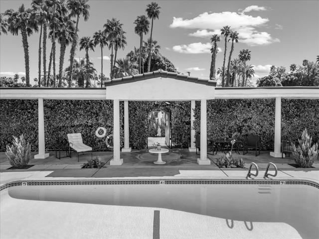 1595 S Indian Trail, Palm Springs CA: https://media.crmls.org/mediaz/dd1ac115-5352-4dfb-95f1-6175d72ee86a.jpg