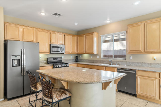 Image 14 of 58 For 82491 Grant Drive