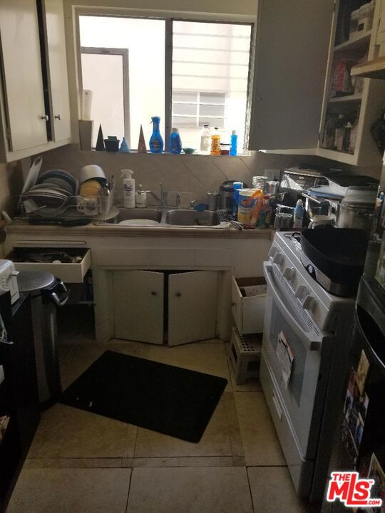 1046 North Ogden Drive photo 4