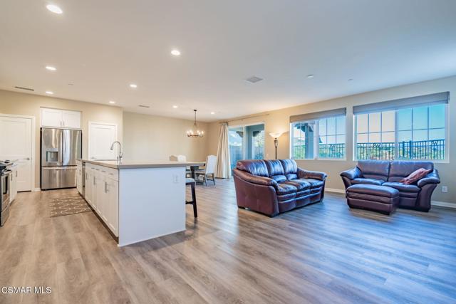 263 Morro Way, Simi Valley CA: https://media.crmls.org/mediaz/dd1c07b7-8cd2-462e-944b-b4199883a681.jpg