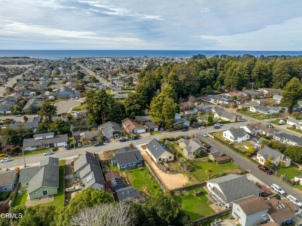 https://media.crmls.org/mediaz/dd1cb603-bb70-4ce9-ae70-b41e9d788e4f.jpg?preset=X-Large