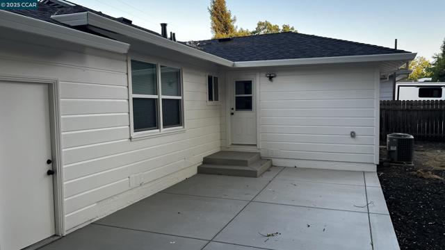 1867 Jacqueline Way, Concord CA: https://media.crmls.org/mediaz/dd1ccb41-f422-42f0-b5f4-569bda6f1bf8.jpg