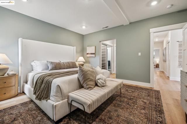 617 59th St, Oakland CA: https://media.crmls.org/mediaz/dd1ce4e8-1398-4829-9559-4fa08ed1f1ae.jpg
