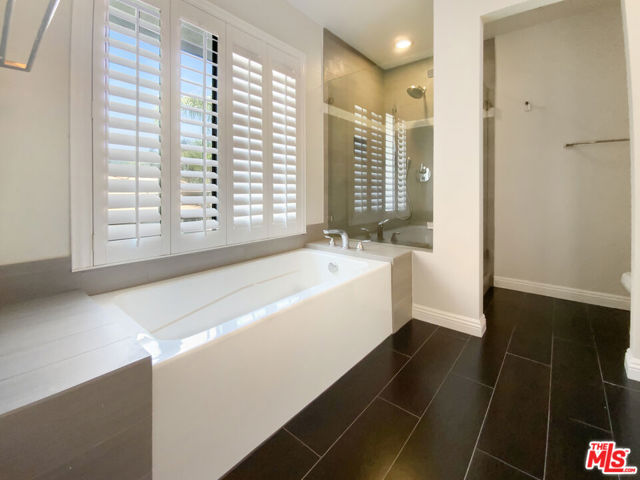 5996 Birdie Drive, La Verne CA: https://media.crmls.org/mediaz/dd1cff5e-753f-4afa-8ab9-632ee65f1945.jpg