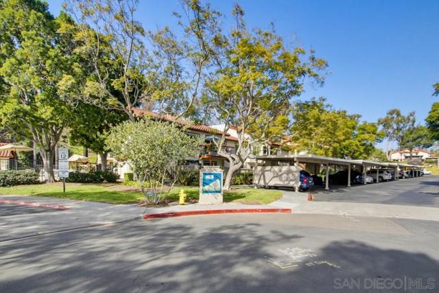 4060 Rosenda Ct, San Diego CA: https://media.crmls.org/mediaz/dd1e4449-2492-41d7-a4c5-62c9e47776eb.jpg