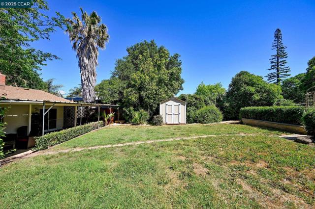 1536 Maynard St, Concord CA: https://media.crmls.org/mediaz/dd1e75a7-2d02-4908-b86f-d4d56ab01a52.jpg