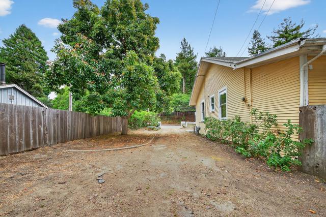 3475 N Main Street, Soquel CA: https://media.crmls.org/mediaz/dd1e7643-6b17-4983-b18d-e0e5e8837b7d.jpg