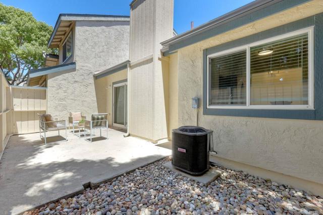 232 Cerco Rosado, San Marcos CA: https://media.crmls.org/mediaz/dd1e7c87-9eda-4080-9e46-551377c1fa61.jpg