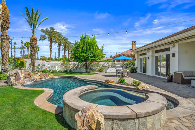 80030 Via Valerosa, La Quinta CA: https://media.crmls.org/mediaz/dd1f8338-64ad-408e-88ce-a76709343a91.jpg
