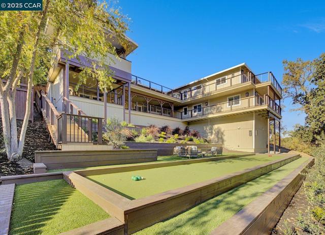 24 Crest Ct, Alamo CA: https://media.crmls.org/mediaz/dd1f83ee-d005-4265-8184-bf1874749869.jpg