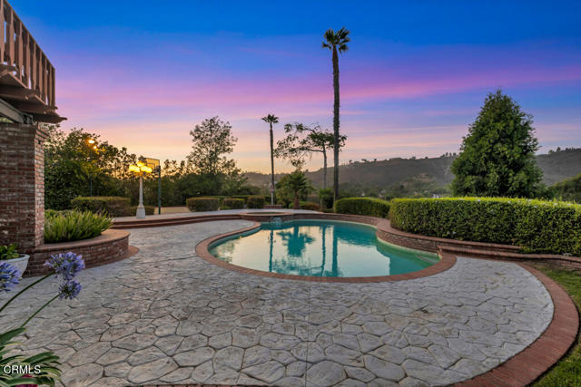 11395 Highridge Court, Camarillo CA: https://media.crmls.org/mediaz/dd1f9d34-8e02-4b2e-a96a-e01d2153c5d1.jpg