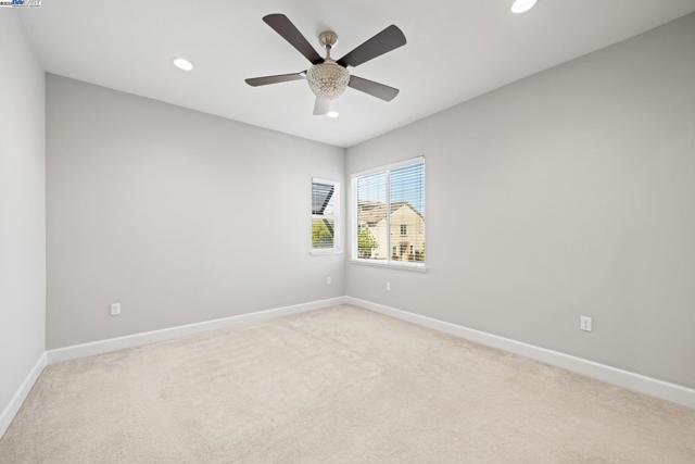 8563 Schooner Way, Newark CA: https://media.crmls.org/mediaz/dd1fba13-aaa3-4255-b14f-a45738d5520a.jpg