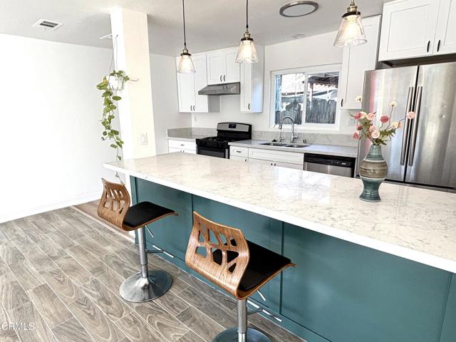 Detail Gallery Image 8 of 24 For 1552 Atchison St, Pasadena,  CA 91104 - 3 Beds | 2 Baths