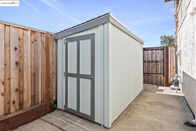5136 Rain Cloud Dr, Richmond CA: https://media.crmls.org/mediaz/dd21c9d8-b2da-4b06-8162-b2939e89637a.jpg