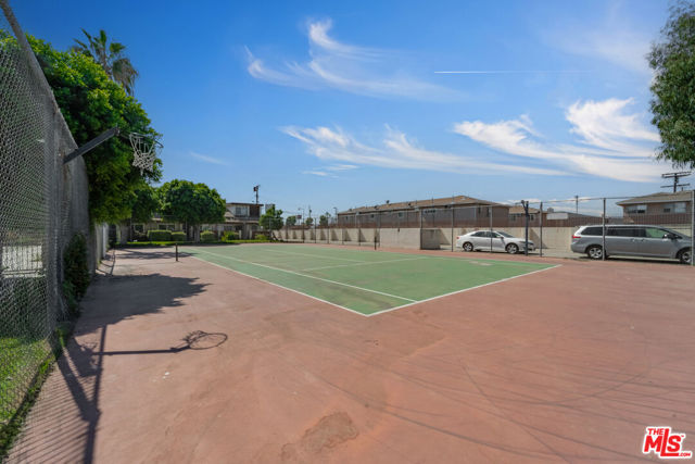 8333 Columbus Avenue, North Hills CA: https://media.crmls.org/mediaz/dd21cd58-5349-4902-afa5-fb4f5afc0d20.jpg