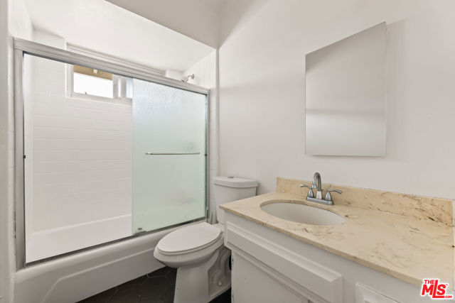 3500 W Manchester Boulevard, Inglewood CA: https://media.crmls.org/mediaz/dd21fef9-17a6-4435-90b3-4914fc9e507b.jpg