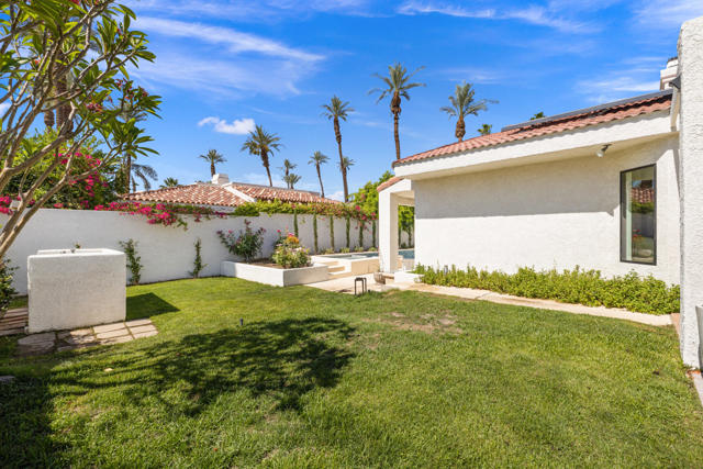 75465 Montecito Drive, Indian Wells CA: https://media.crmls.org/mediaz/dd22770e-c7fa-4291-8ed8-b6996e2137cf.jpg