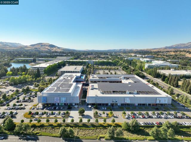 3322 Ashbourne Cir, San Ramon CA: https://media.crmls.org/mediaz/dd227797-f900-4797-9483-c1fd3c8e1404.jpg
