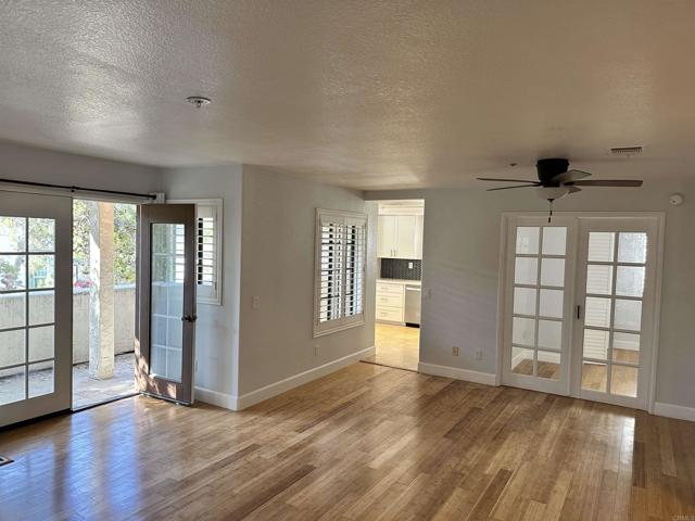 190 Bautista Court, Oceanside CA: https://media.crmls.org/mediaz/dd228fd7-8aea-462f-824d-dfe82b43df51.jpg