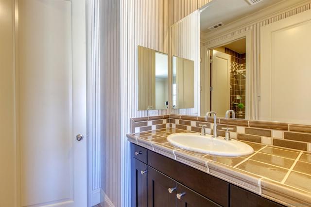 671 Via Maggiore, Chula Vista CA: https://media.crmls.org/mediaz/dd22b379-6ef4-488a-a810-9f95e0c4c8bc.jpg