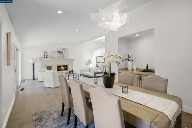 709 Liquidamber Pl, Danville CA: https://media.crmls.org/mediaz/dd232251-bba2-4207-afd4-80c442328bcd.jpg