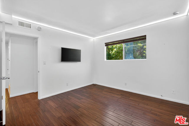 1101 Lincoln Boulevard, Santa Monica CA: https://media.crmls.org/mediaz/dd235876-972a-4cf9-94de-a85c7ee554a9.jpg
