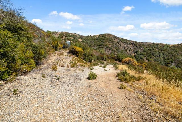 35005 Loma Chiquita Road, Los Gatos CA: https://media.crmls.org/mediaz/dd24163a-68cb-46c9-bc93-6bff4adbfbad.jpg