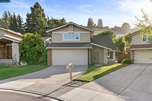 2916 Sombrero Circle, San Ramon CA: https://media.crmls.org/mediaz/dd2429e5-abb7-4486-abc5-72c7a81e6067.jpg
