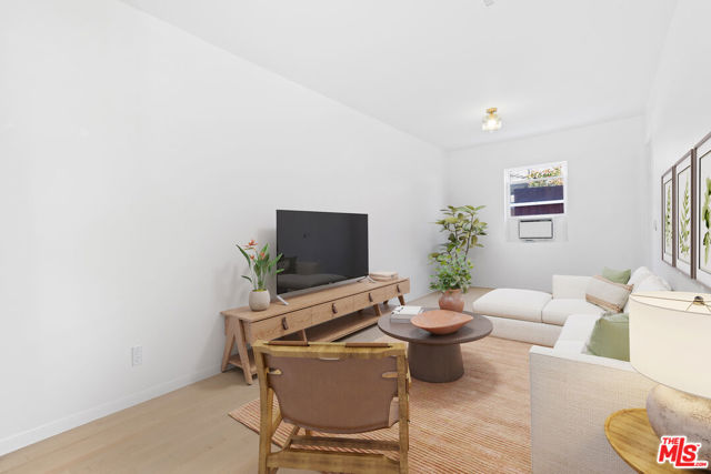 1205 Appleton Way, Venice CA: https://media.crmls.org/mediaz/dd24c25a-554f-4811-bc1b-12e502b4c086.jpg