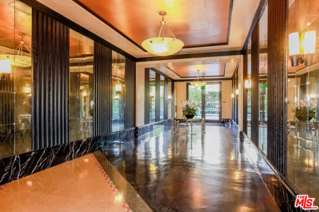 849 S Broadway, Los Angeles CA: https://media.crmls.org/mediaz/dd250eae-7233-47b3-82bf-5c7f95e50a7e.jpg