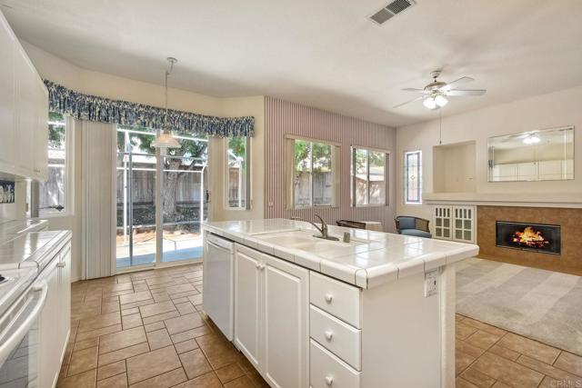 Detail Gallery Image 17 of 34 For 1789 Clydesdale Ct, Oceanside,  CA 92057 - 3 Beds | 2 Baths