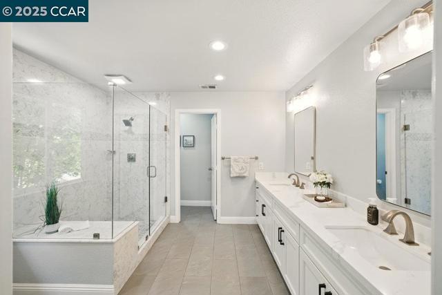 29 Blue Haven Ct, Danville CA: https://media.crmls.org/mediaz/dd25f1d9-86ff-4c01-8b97-a7e3c595dc55.jpg