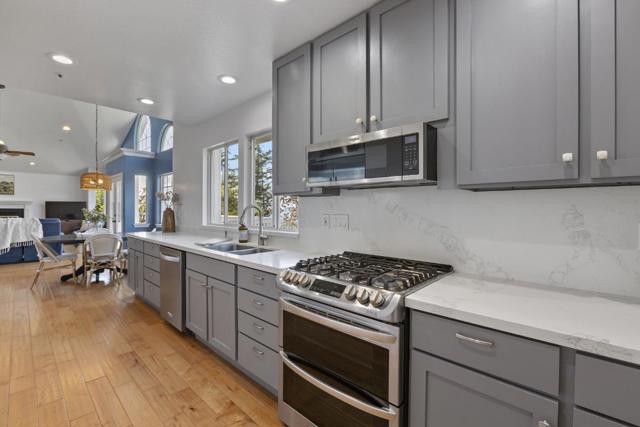 24865 Skyland Road, Los Gatos CA: https://media.crmls.org/mediaz/dd26a54d-6c30-44b0-b8cb-2411d82069af.jpg