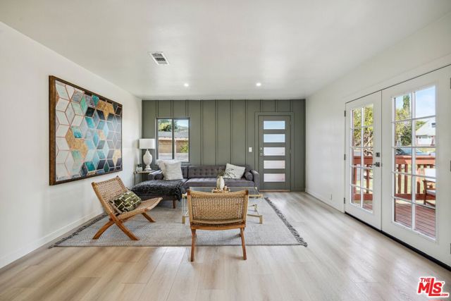910 Arwin Street, Pasadena CA: https://media.crmls.org/mediaz/dd26ea53-f653-40c9-a20a-ea9d6307ba82.jpg