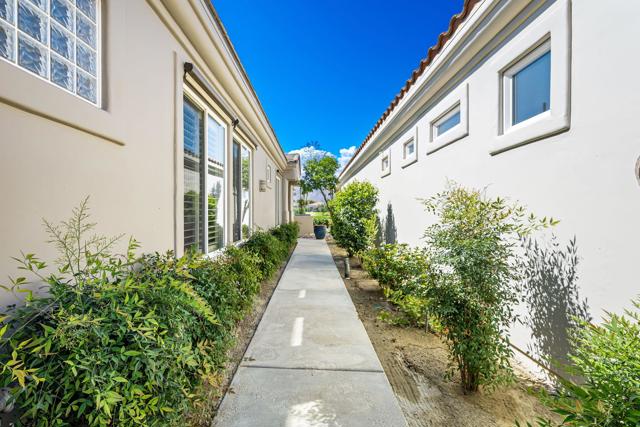 78071 Calle Norte, La Quinta CA: https://media.crmls.org/mediaz/dd270ab7-9f4e-4e9d-badc-a7dd3ab66b33.jpg