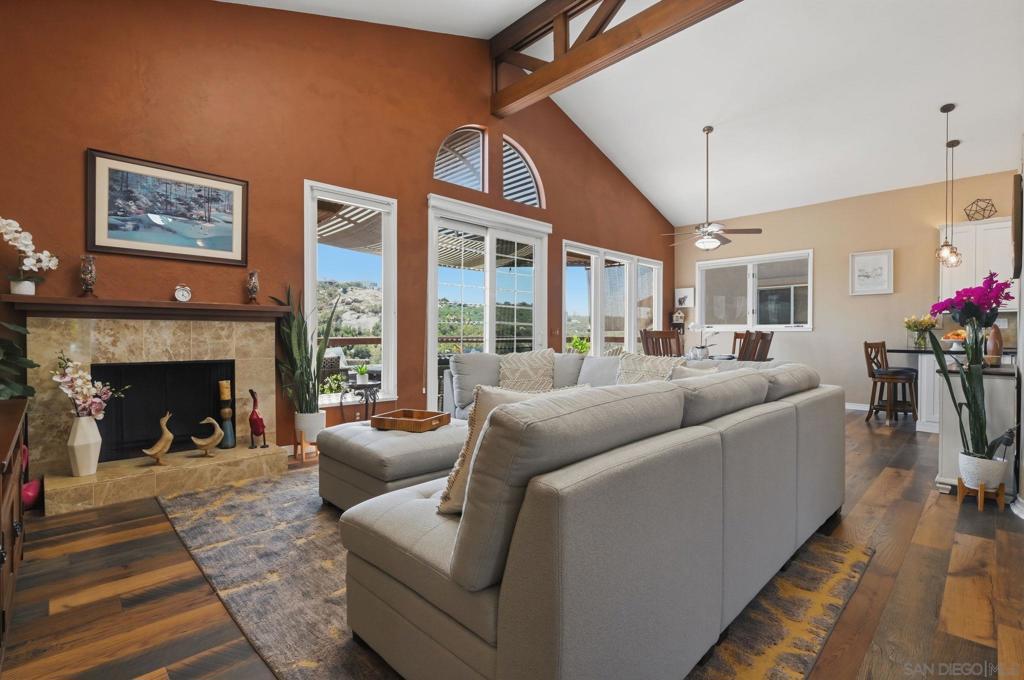 https://media.crmls.org/mediaz/dd27640e-19b2-4339-92d5-f89a0f13ffa6.jpg?preset=X-Large