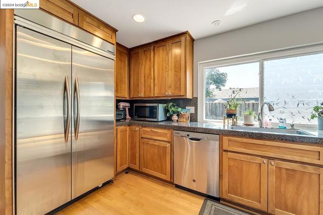 Image 9 of 39 For 3342 San Saba Dr
