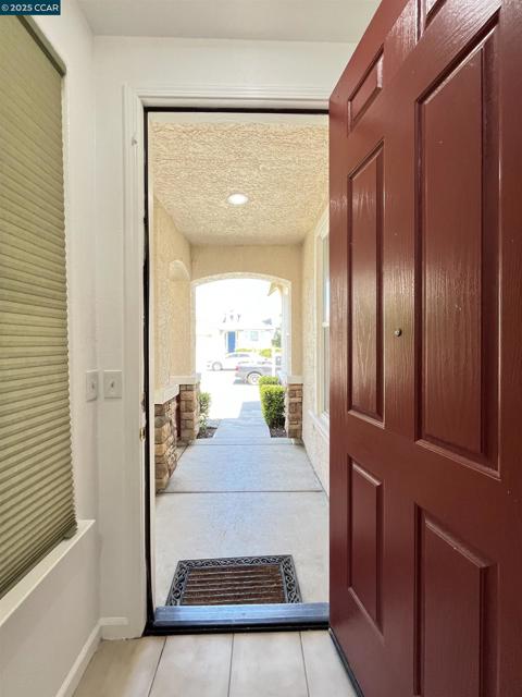 1870 Zurlo Way, Sacramento CA: https://media.crmls.org/mediaz/dd27d439-9b5a-43e8-aef7-1f433708fb0d.jpg