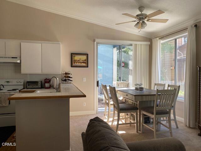 Detail Gallery Image 5 of 22 For 2394 Pleasant Way #J,  Thousand Oaks,  CA 91362 - 2 Beds | 1 Baths