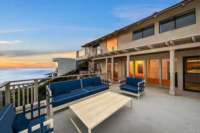Detail Gallery Image 4 of 61 For 635 Nyes Pl, Laguna Beach,  CA 92651 - 4 Beds | 2/1 Baths
