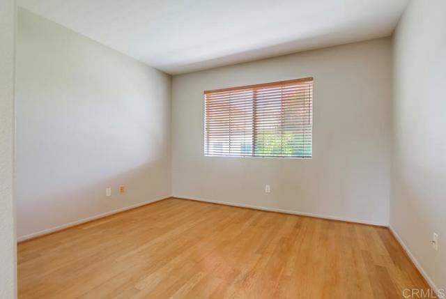 4620 Los Alamos Way, Oceanside CA: https://media.crmls.org/mediaz/dd298381-592a-44b9-90c1-a3bd6e1b44eb.jpg