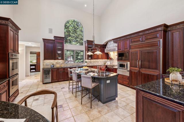 3711 Northgate Woods Court, Walnut Creek CA: https://media.crmls.org/mediaz/dd29a190-9392-4585-a97d-879a7704ba72.jpg