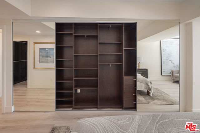 13600 Marina Pointe Drive, Marina del Rey CA: https://media.crmls.org/mediaz/dd29cd96-6b36-465d-ab7b-d2dafc3299f2.jpg