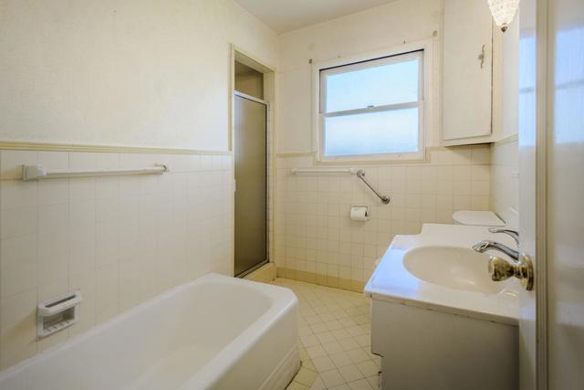 4301 Camden Avenue, San Mateo CA: https://media.crmls.org/mediaz/dd29ec05-5601-4add-b64f-bffa6596c9c8.jpg