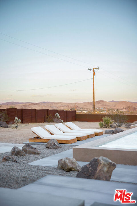 4375 Border Avenue, Joshua Tree CA: https://media.crmls.org/mediaz/dd2ac4d5-b3e2-46f4-a6b1-957141877ac1.jpg
