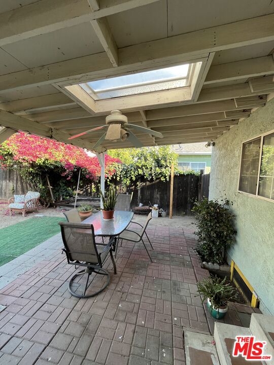 7516 Whitaker Avenue, Van Nuys CA: https://media.crmls.org/mediaz/dd2b7f15-4af4-43ca-996d-ca8d29e2c165.jpg