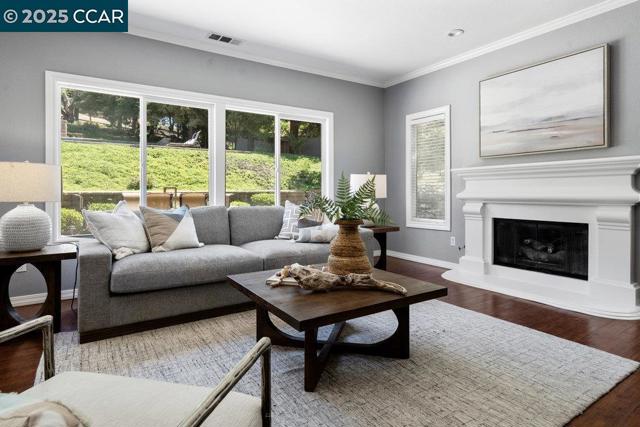 825 Bertram St, Walnut Creek CA: https://media.crmls.org/mediaz/dd2bc4ef-d8d7-478f-b74f-16cd271a4bb3.jpg