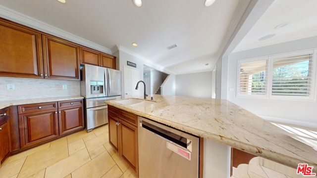 19320 Carranza Lane, Santa Clarita CA: https://media.crmls.org/mediaz/dd2bd10b-3f68-4a8f-b115-132cb664c7ef.jpg