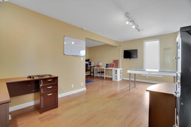 Image 38 of 52 For 7001 Elverton Dr