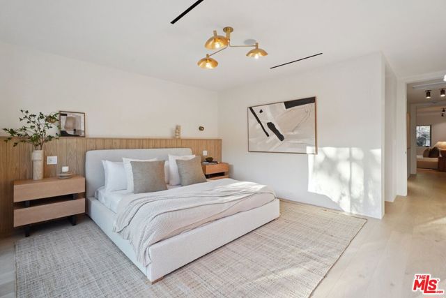 4539 Atoll Avenue, Sherman Oaks CA: https://media.crmls.org/mediaz/dd2da1f1-69a6-41ad-bd1d-c45766c690ab.jpg